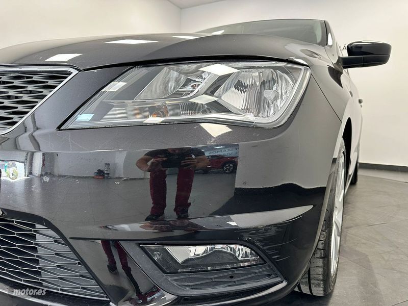 Usado Seat Toledo Reference 105 CV (77 kW) 2013 Negro Berlina