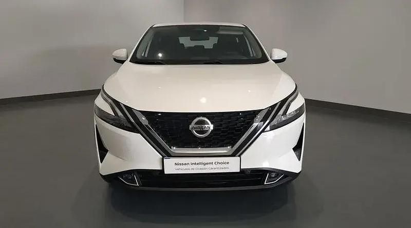 Usado Nissan Qashqai Acenta 140 CV (102 kW) 2022 Sapporo white (sólido) SUV
