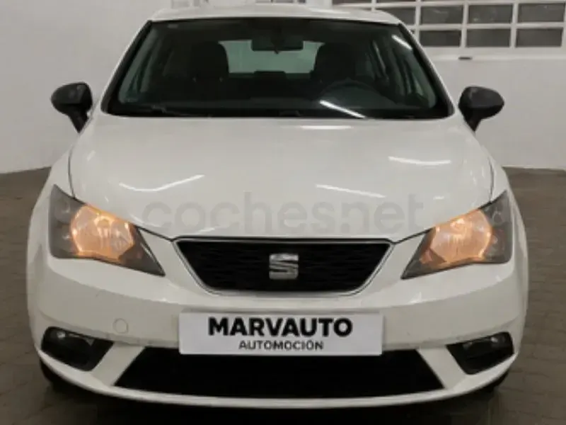 Usado Seat Ibiza Reference 95 CV (69 kW) 2015 Blanco Berlina