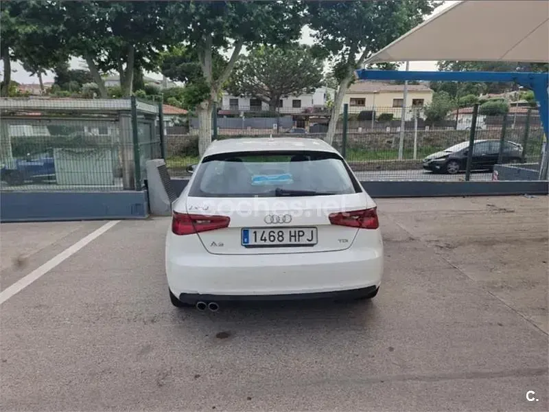 Usado Audi A3 Ambiente 150 CV (110 kW) 2013 Blanco Berlina