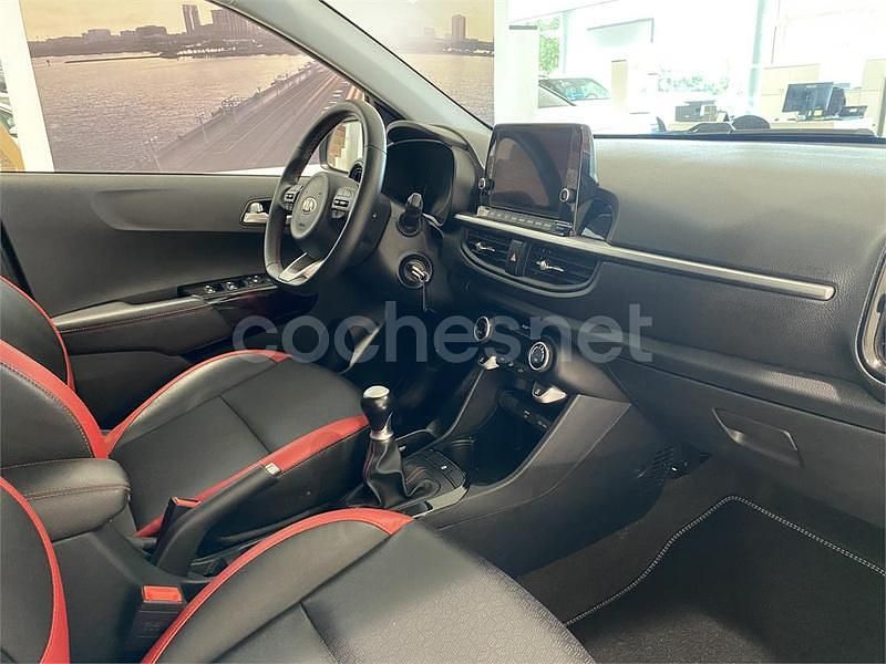 Usado Kia Picanto GT-Line 67 CV (49 kW) 2021 Gris / plata Utilitario