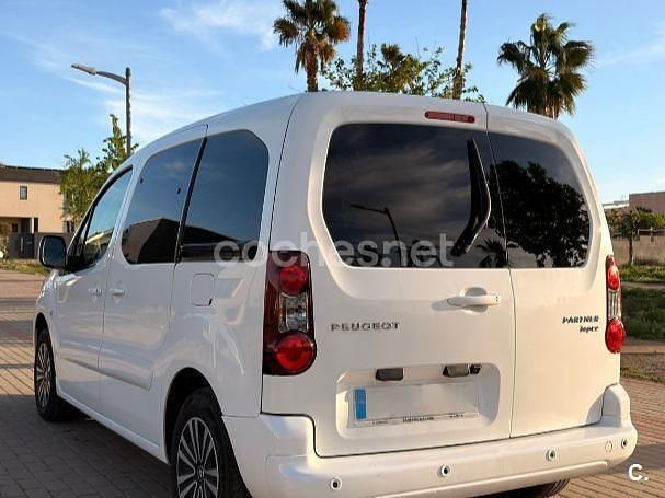 Usado Peugeot Partner Tepee Active 100 CV (73 kW) 2017 Blanco Monovolumen