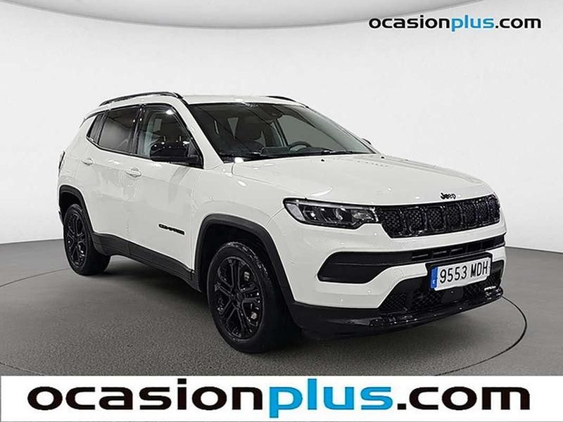 Usado Jeep Compass Night Eagle 129 CV (94 kW) 2023 Blanco SUV