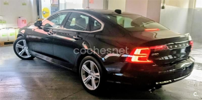 Usado Volvo S90 Momentum 190 CV (139 kW) 2018 Negro Berlina