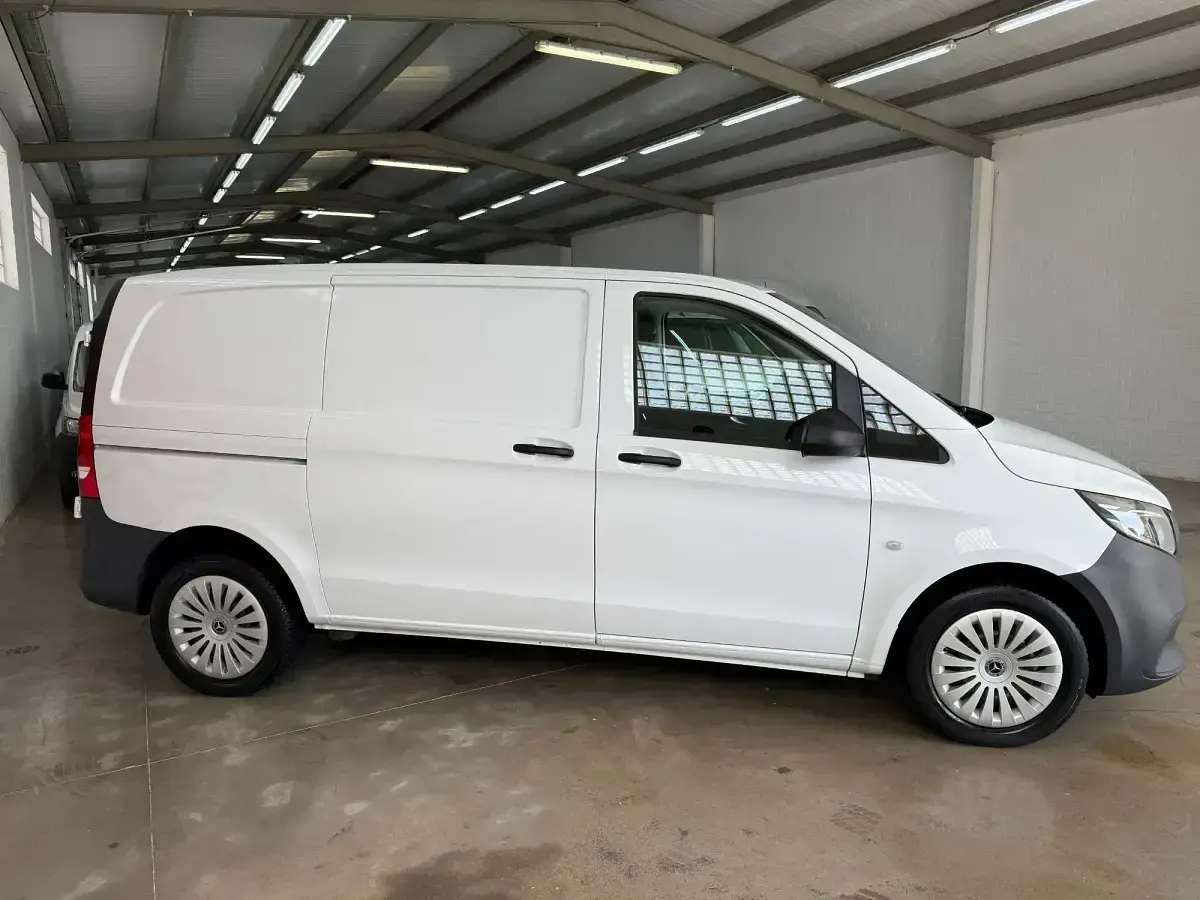 Usado Mercedes Vito 136 CV (100 kW) 2024 Blanco Van