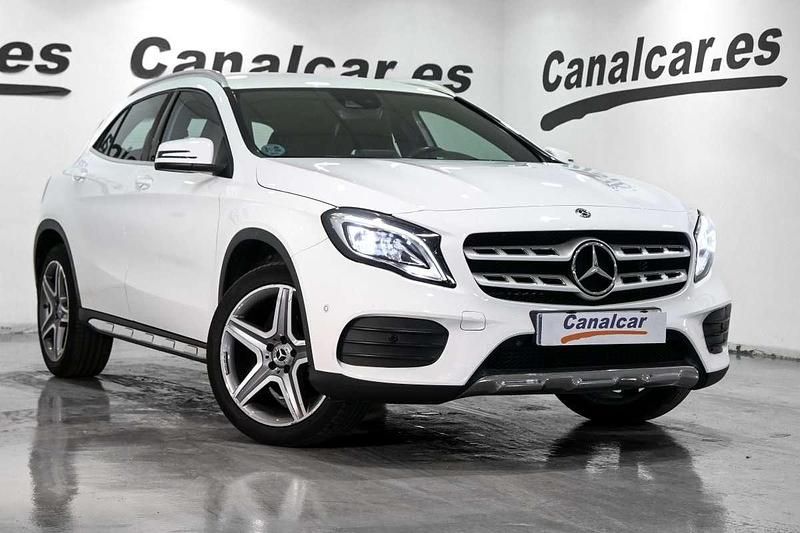 Usado Mercedes GLA180 122 CV (89 kW) 2018 Blanco SUV