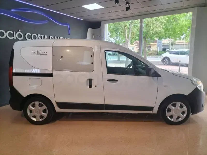 Usado Dacia Dokker Ambiance 75 CV (55 kW) 2017 Blanco Monovolumen