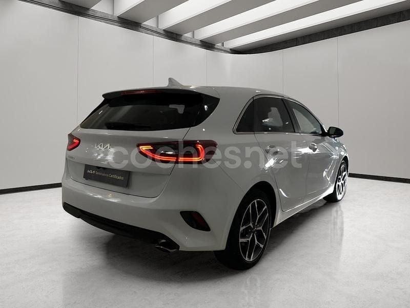 Usado Kia Ceed 100 CV (73 kW) 2021 Blanco Utilitario