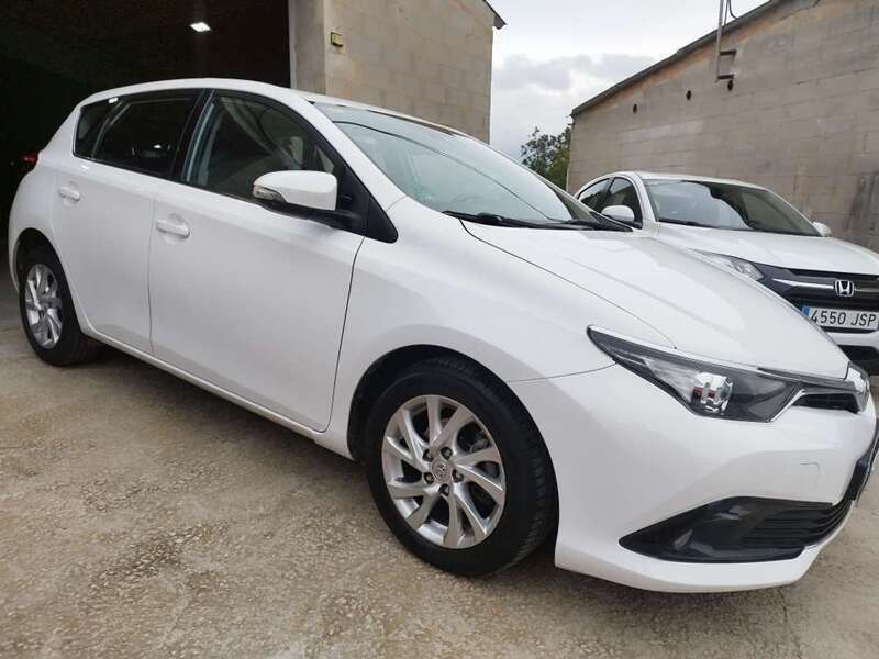 Blanco Usado 2018 Toyota Auris Active Utilitario | 13.000 € (Buen precio) - Imagen 1/4