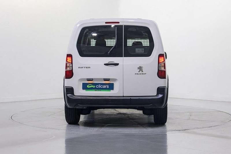 Usado Peugeot Rifter Active 102 CV (75 kW) 2021 Blanco Monovolumen