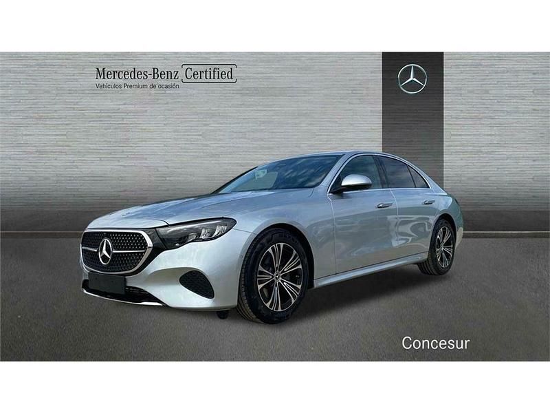 Gris Nuevo 2025 Mercedes E220 Berlina | 65.100 € (Precio justo) - Imagen 1/4