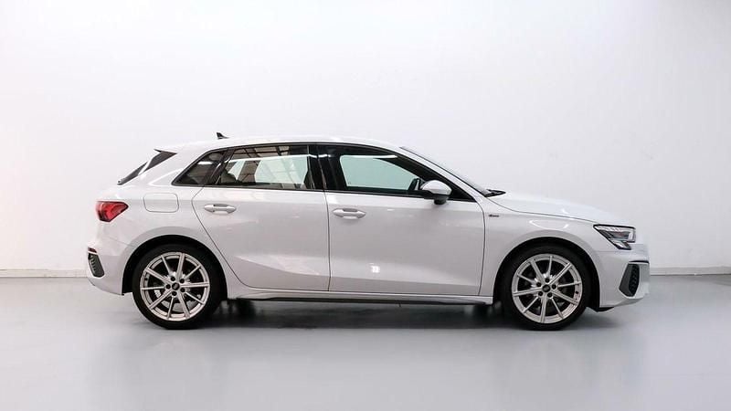 Käytetty Audi A3 150 HP (110 kW) 2024 Valkoinen