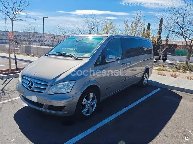 Usado Mercedes Viano 163 CV (119 kW) 2013 Gris / plata Monovolumen