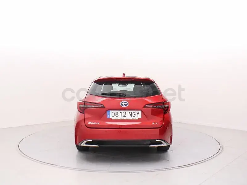 Usado Toyota Corolla Sport 140 CV (102 kW) 2025 Rojo Familiar