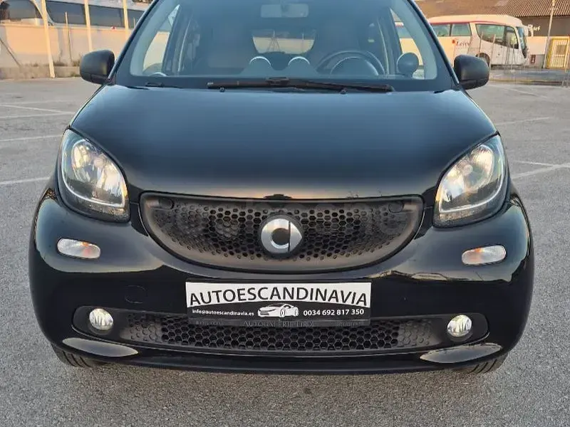 Usado Smart ForFour 71 CV (52 kW) 2016 Negro Utilitario