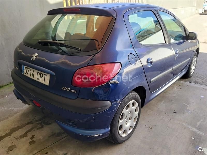Usado Peugeot 206 90 CV (66 kW) 2003 Azul Berlina