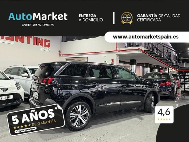 Usado Peugeot 5008 Allure 131 CV (96 kW) 2022 Negro Monovolumen