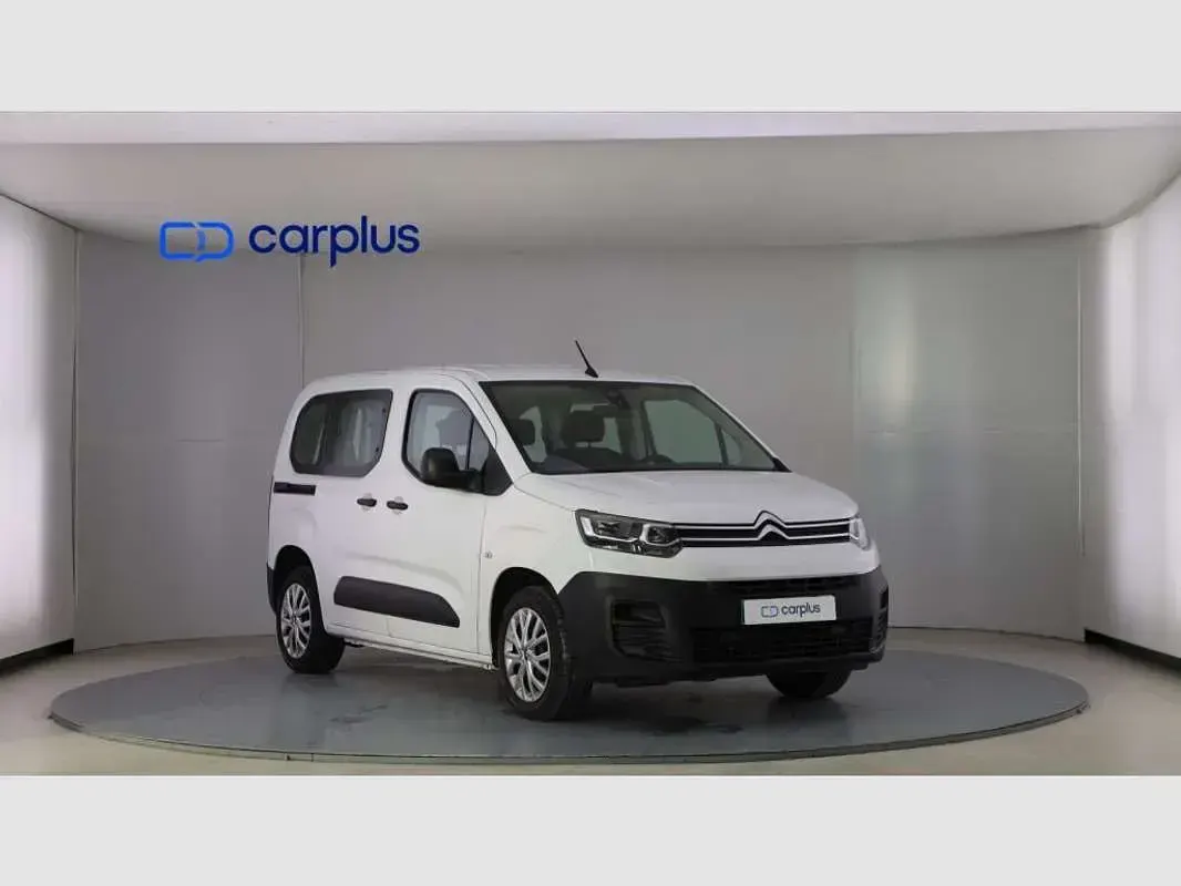 Usado Citroën Berlingo Live 102 CV (75 kW) 2022 Blanco Monovolumen