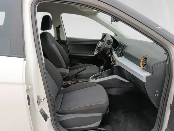 Usado Seat Arona Style 115 CV (84 kW) 2025 Blanco SUV