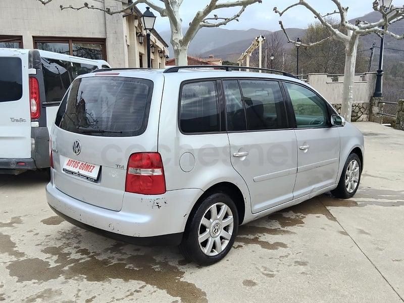 Usado VW Touran Advance 100 CV (73 kW) 2004 Gris / plata Monovolumen