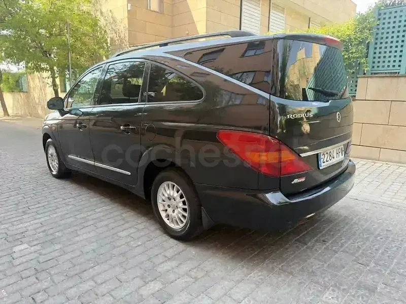 Usado SsangYong Rodius 165 CV (121 kW) 2013 Negro Monovolumen
