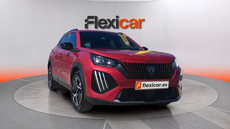 Usado Peugeot 2008 Active 100 CV (73 kW) 2023 Rojo SUV
