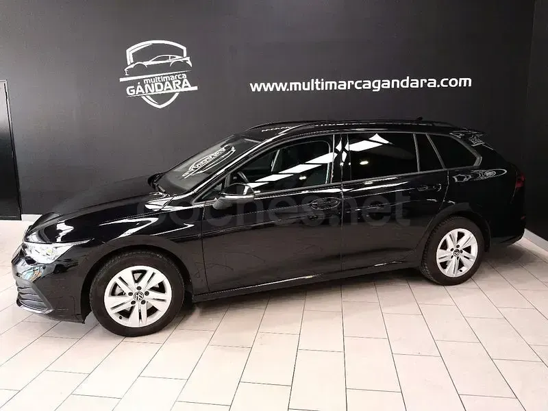 Usado VW Golf VIII Life 131 CV (96 kW) 2022 Negro Familiar
