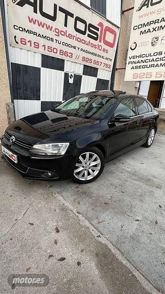 Negro Usado 2012 VW Jetta Advance Berlina | 8950 € (Precio justo) - Imagen 1/4
