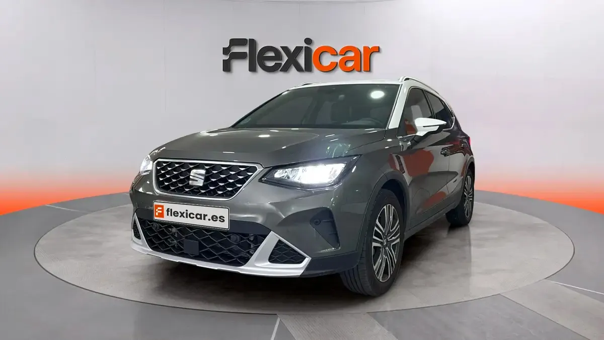 Usado Seat Arona FR 116 CV (85 kW) 2025 Gris SUV