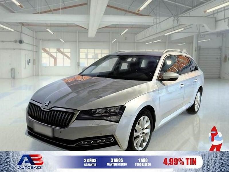 Usado Skoda Superb Ambition 218 CV (160 kW) 2020 Gris / plata Familiar