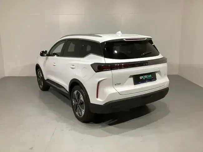 Usado Ebro s700 Luxury 147 CV (108 kW) 2025 Blanco SUV