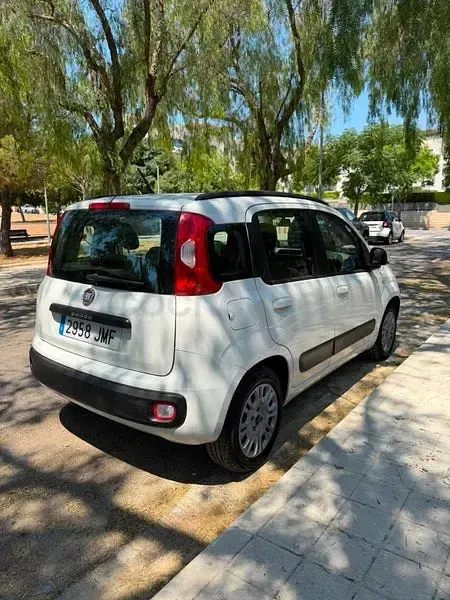 Usado Fiat Panda Easy 69 CV (50 kW) 2016 Blanco Utilitario