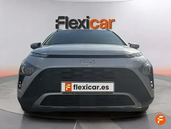 Usado Hyundai Bayon 100 CV (73 kW) 2023 Gris SUV