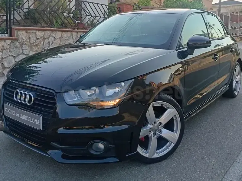 Usado Audi A1 Sportback Attraction 86 CV (63 kW) 2014 Negro Utilitario
