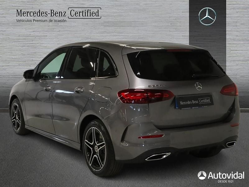 Usado Mercedes B250e AMG line 218 CV (160 kW) 2025 Gris montaña Monovolumen