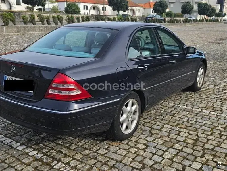 Usado Mercedes C320 Elegance 218 CV (160 kW) 2002 Azul Berlina