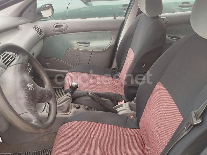 Begagnad Peugeot 206 70 HK (51 kW) 2000 Grön Sedan