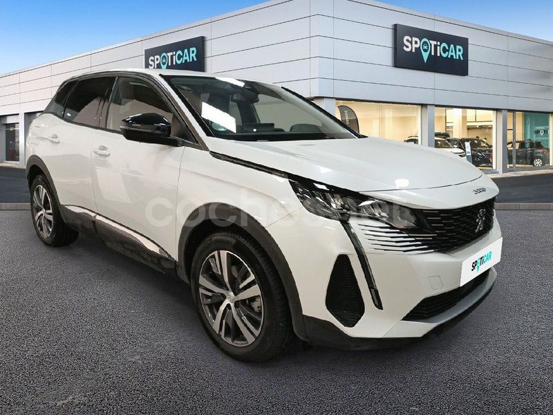 Usado Peugeot 3008 Allure 130 CV (95 kW) 2022 Blanco SUV