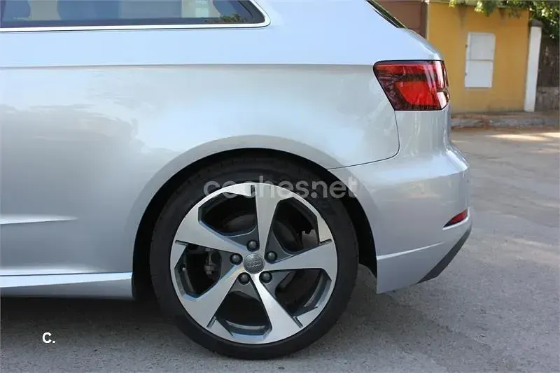 Usado Audi A3 S-Line 150 CV (110 kW) 2016 Gris / plata Berlina