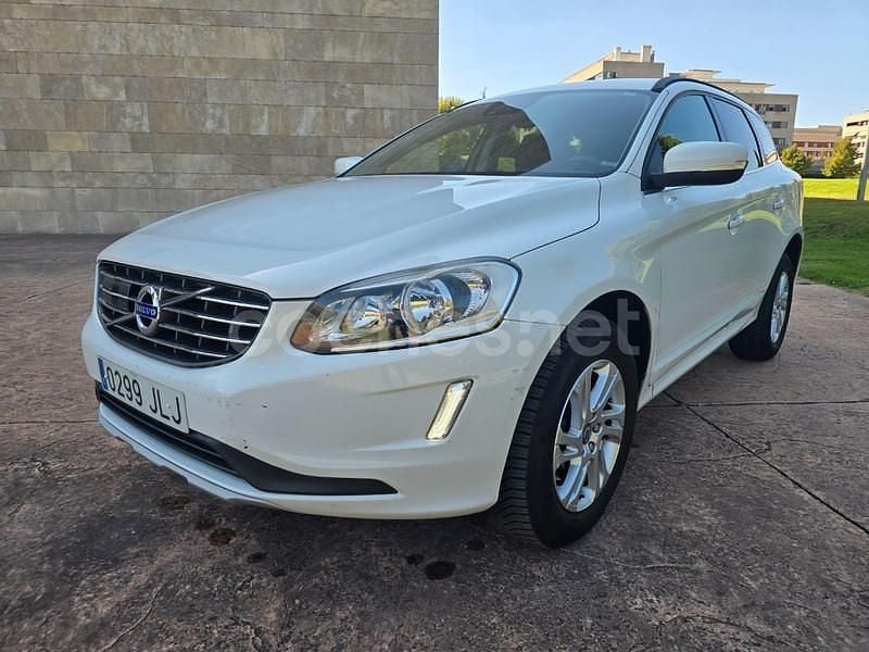 Blanco Usado 2016 Volvo XC60 R-Design Momentum SUV | 12.999 € (Precio justo) - Imagen 1/4