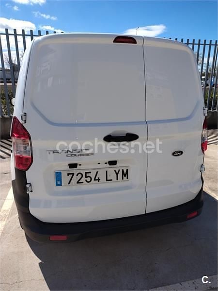 Usado Ford Tourneo Courier Sport 100 CV (73 kW) 2022 Blanco Monovolumen