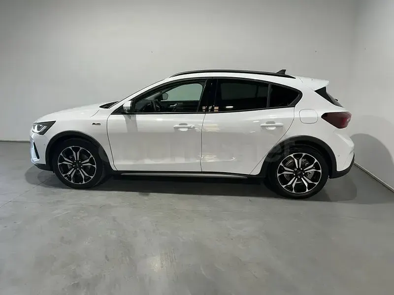 Usado Ford Focus Active X 155 CV (114 kW) 2023 Blanco Familiar