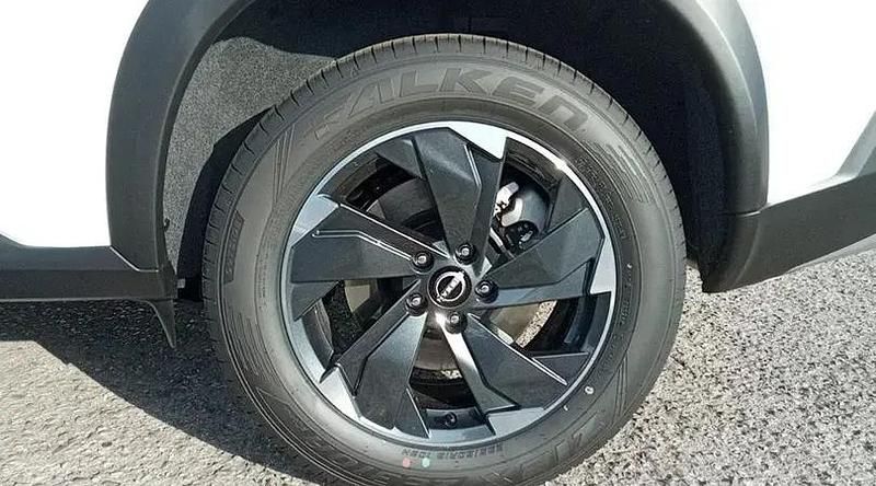 Usado Nissan X-Trail N-Connecta 214 CV (157 kW) 2025 Lunar white galaxy black metalizado SUV