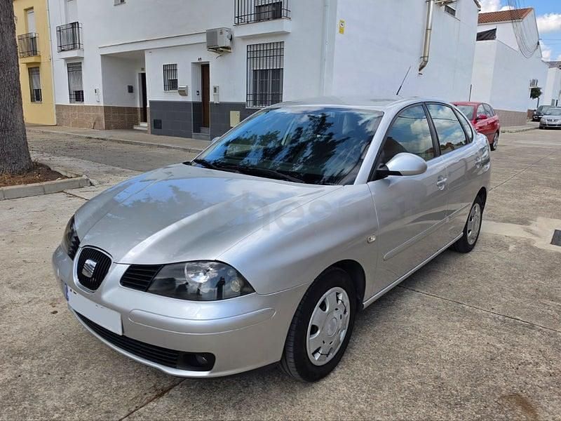 Usado Seat Cordoba Stella 100 CV (73 kW) 2004 Gris / plata Berlina