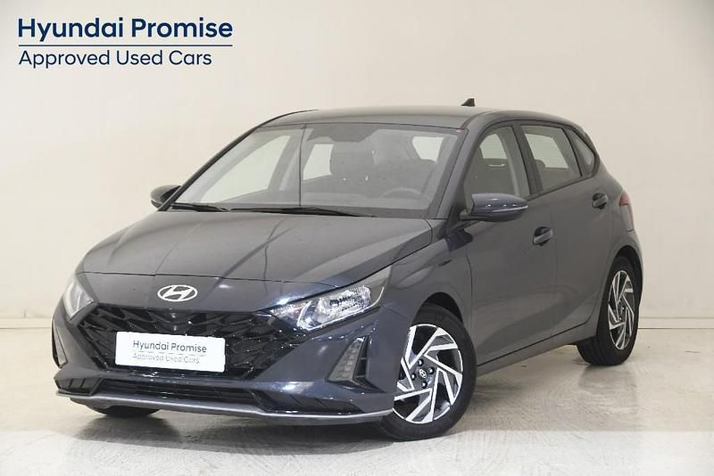 Gris Usado 2024 Hyundai i20 | 18.490 € (Precio justo) - Imagen 1/4