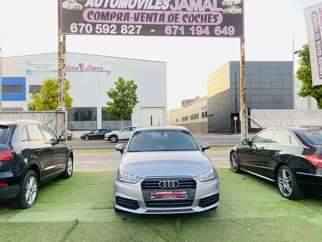 Usado Audi A1 Sportback Design 90 CV (66 kW) 2015 Gris Utilitario