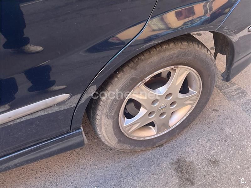 Occasion Nissan Almera Tino Tekna 116 ch (85 kW) 2005 Bleue Monospace