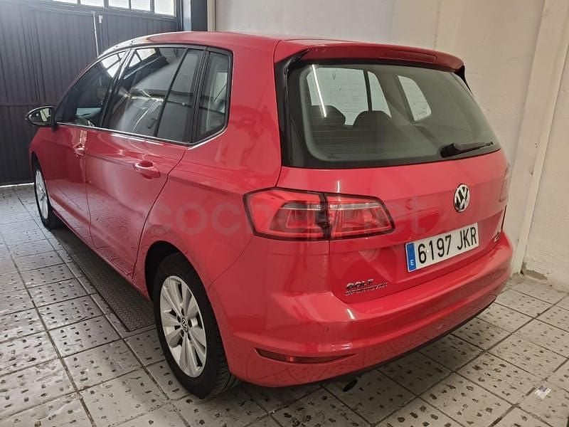 Usado VW Golf Sportsvan Edition 110 CV (80 kW) 2015 Rojo Monovolumen