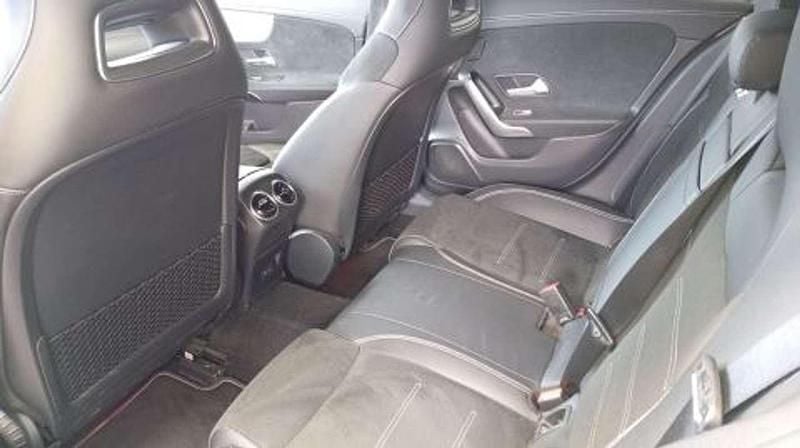 Usado Mercedes A180 116 CV (85 kW) 2021 Gris Utilitario