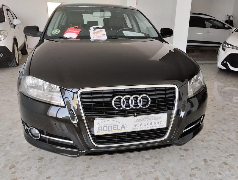 Usado Audi A3 Sportback 105 CV (77 kW) 2012 Negro Utilitario